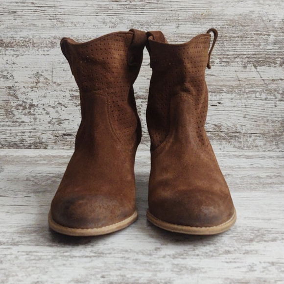 🟨Like New n.d.c. Made by Hand Suede Booties - Picture 6 of 13